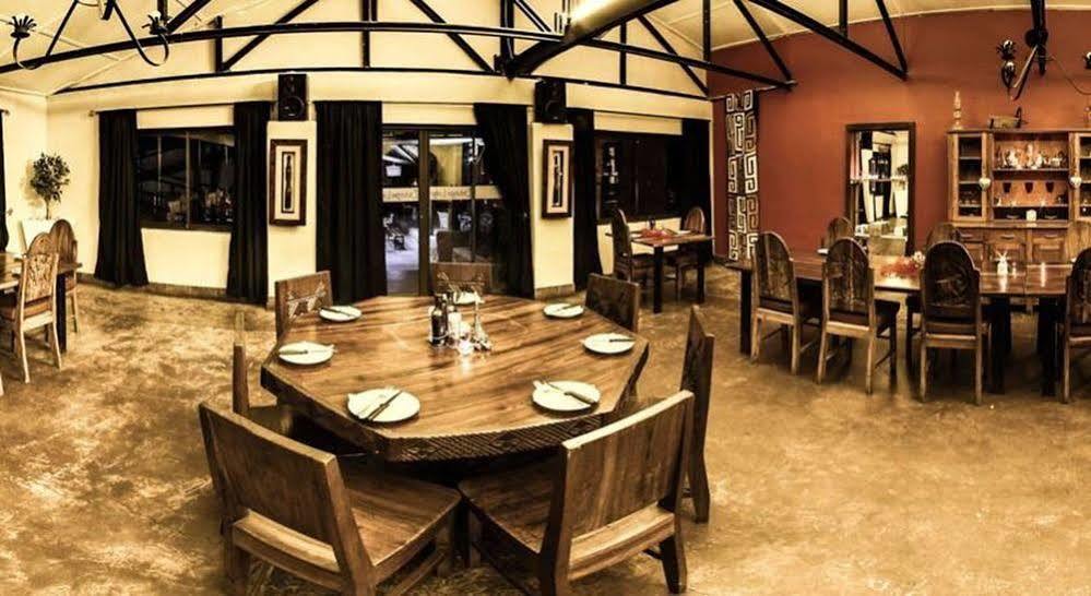 Etotongwe Lodge Outjo Exterior foto